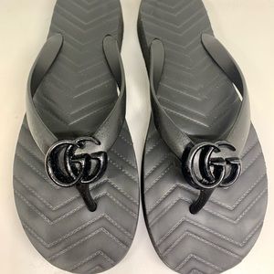 Gucci Chevron Thong Sandals Black Size 39 W/ Dust Bags